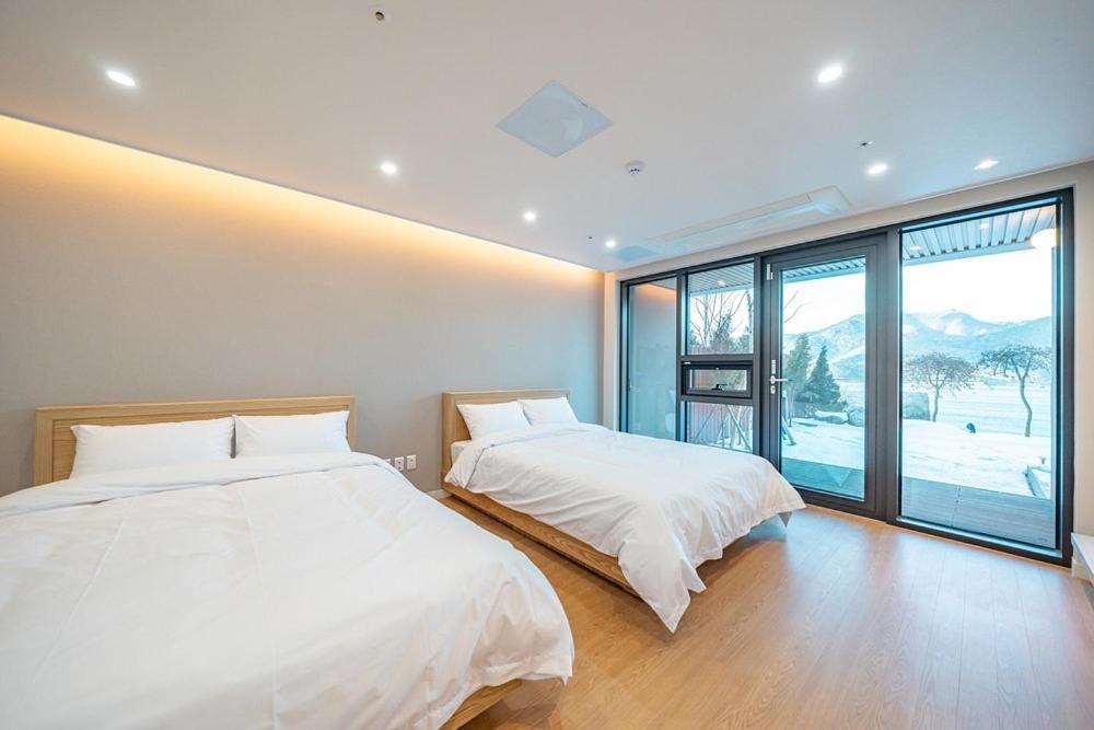 Jecheon The Shine Cheongpung 호텔 객실 사진